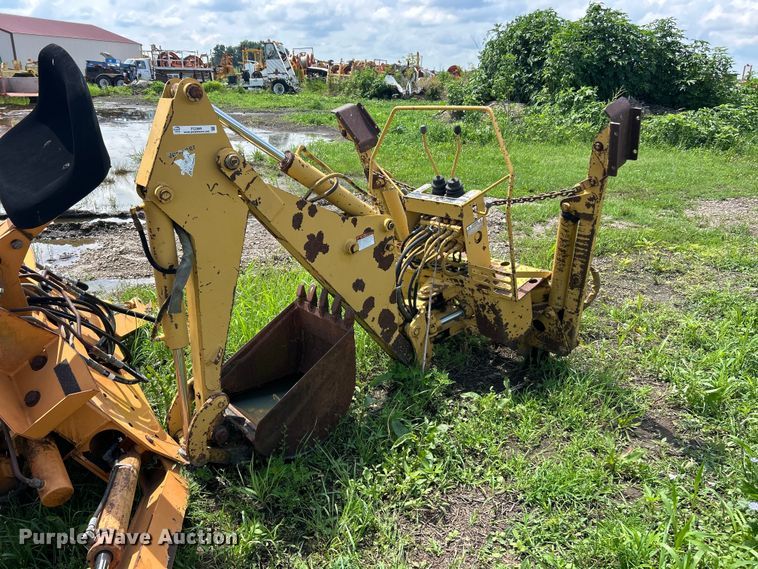 Vermeer V703A backhoe attachment - FC2869