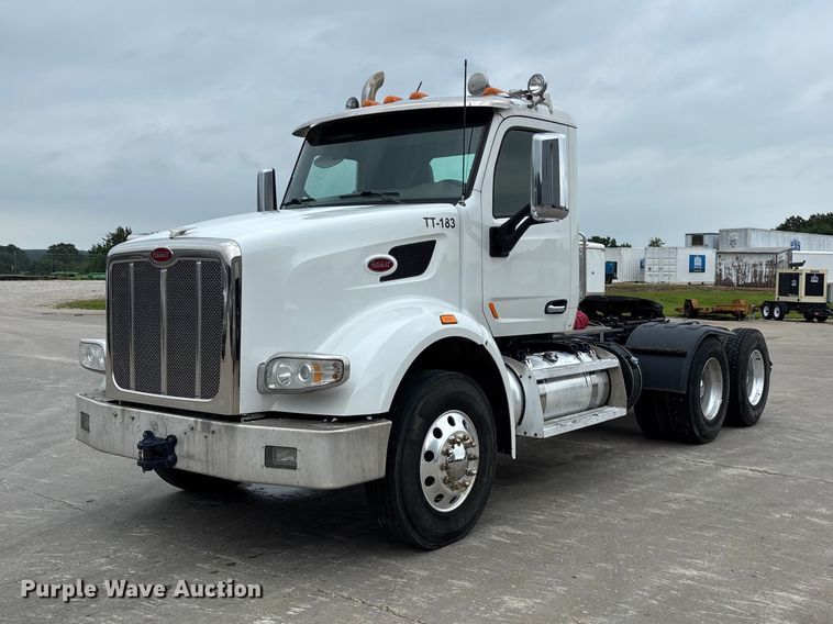 2016 Peterbilt 567 semi truck - FG0490