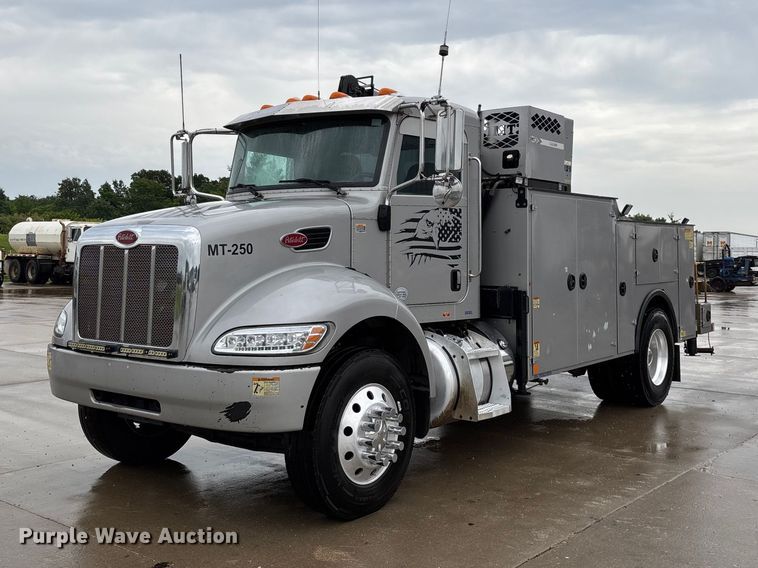 2015 Peterbilt  337 utility / service truck - FG0491