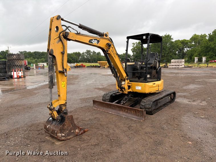 2016 Caterpillar 304E2 CR mini excavator - FI0237