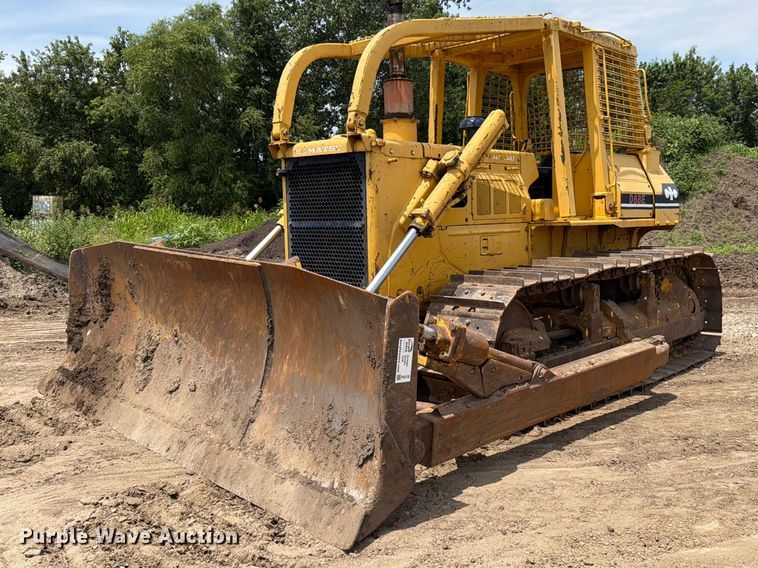 1992 Komatsu D68E dozer - FK3135