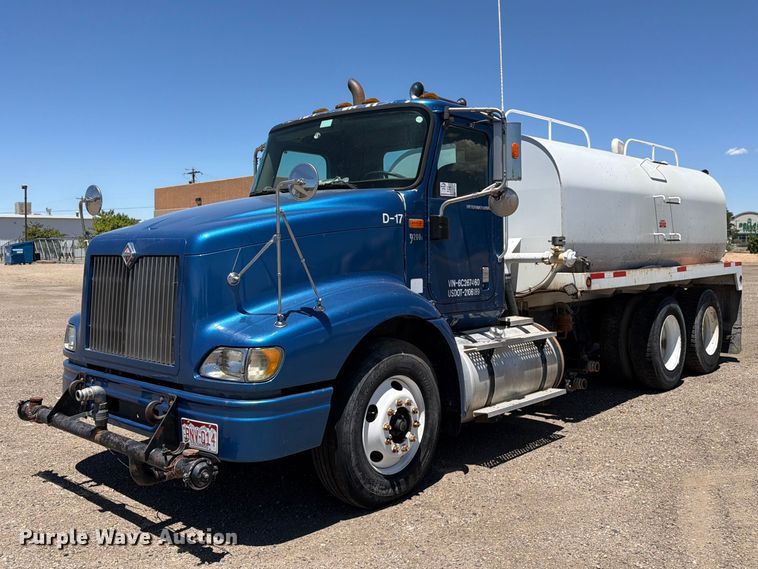 2006 International 9200i water truck - FM7548