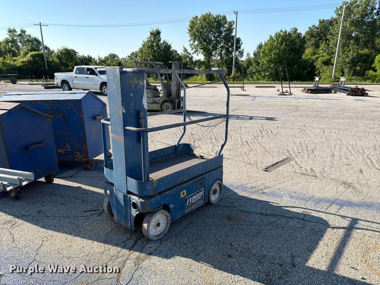 Upright, Inc 65400-001 scissor lift - FN5741