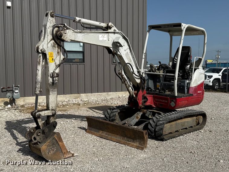 Takeuchi TB235-2 mini excavator - FO4502