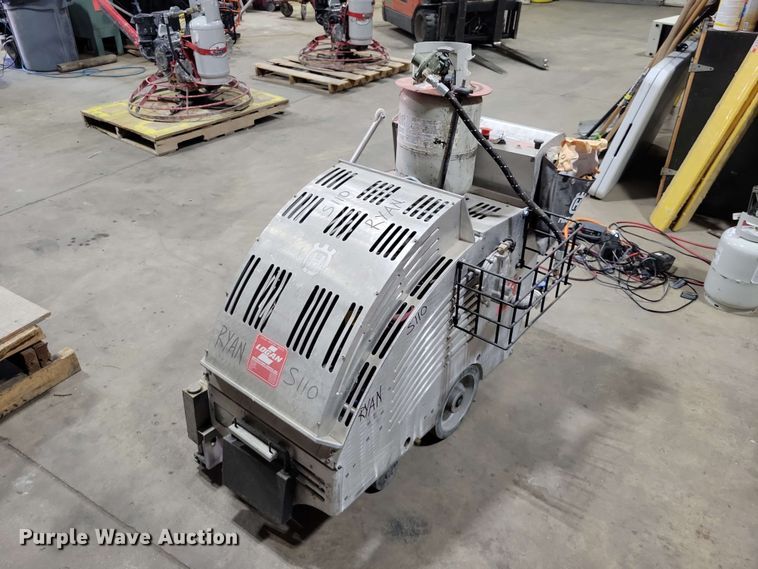 2019 Husqvarna Soff-Cut 2500 concrete saw - FU0003