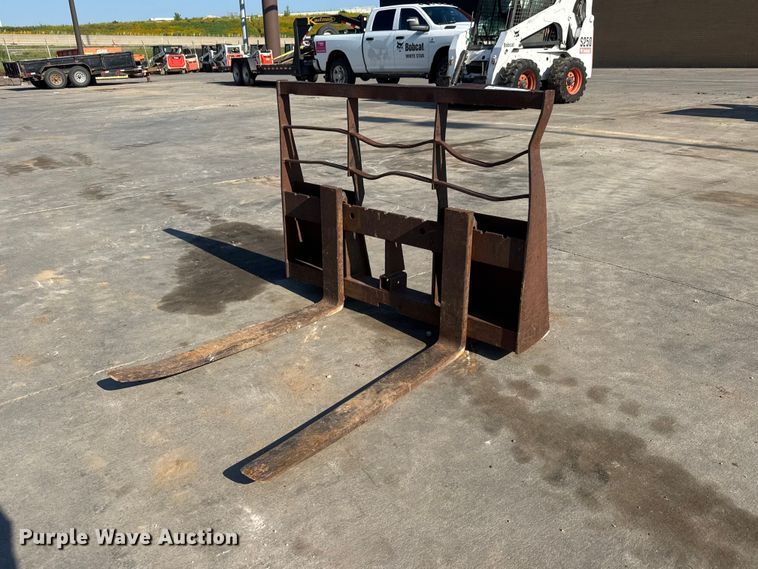 Skid steer forks - NJ9218