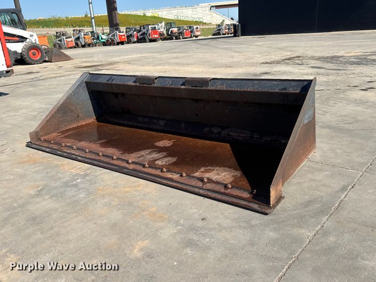 Skid steer bucket - NJ9246