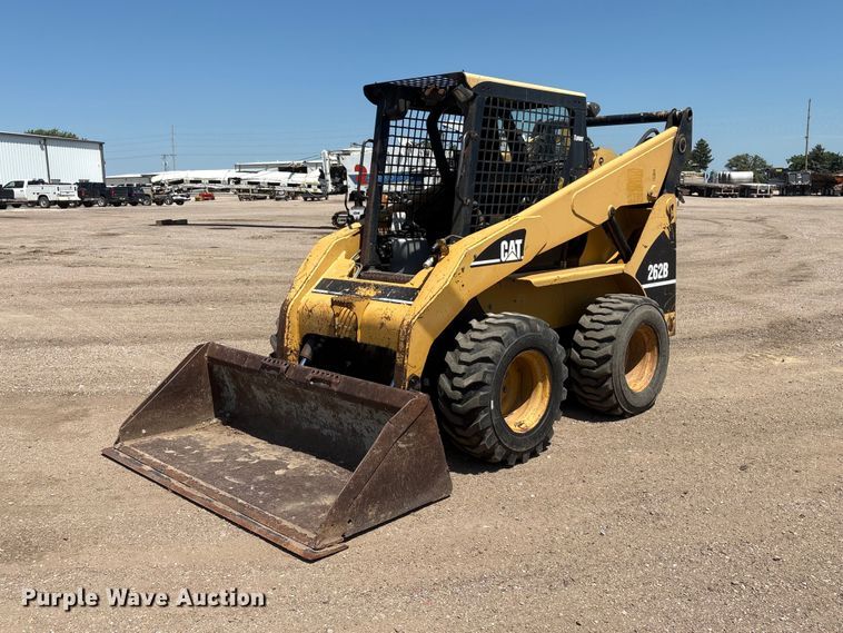 2004 Caterpillar 262B skid steer loader - NM9809