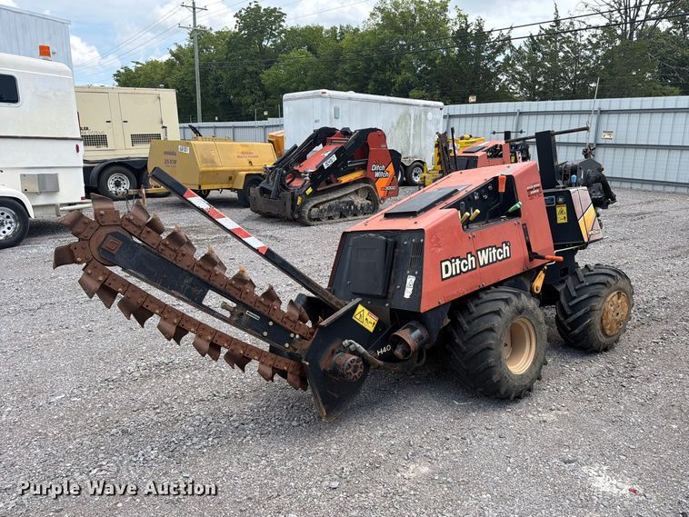 2015 Ditch Witch 410SX trencher - YA2935
