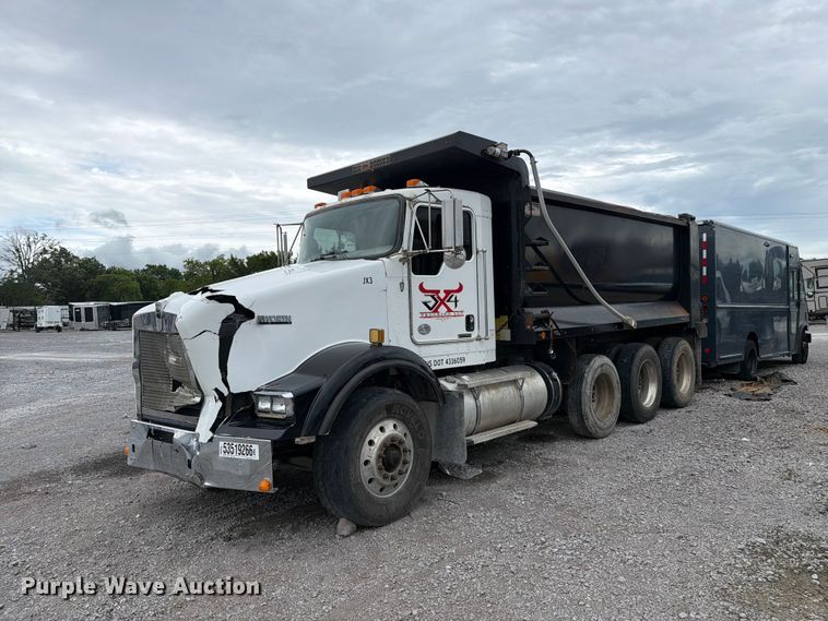 2018 Kenworth T800 dump truck - YA3777