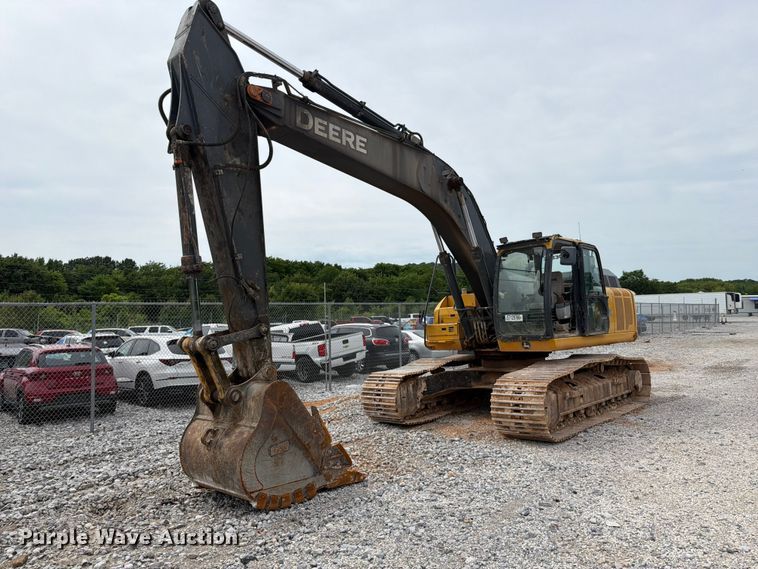 2018 John Deere 300G LC excavator - YA3847