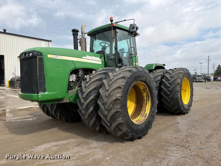 2005 John Deere 9520 Scraper Special 4WD tractor - YA3970