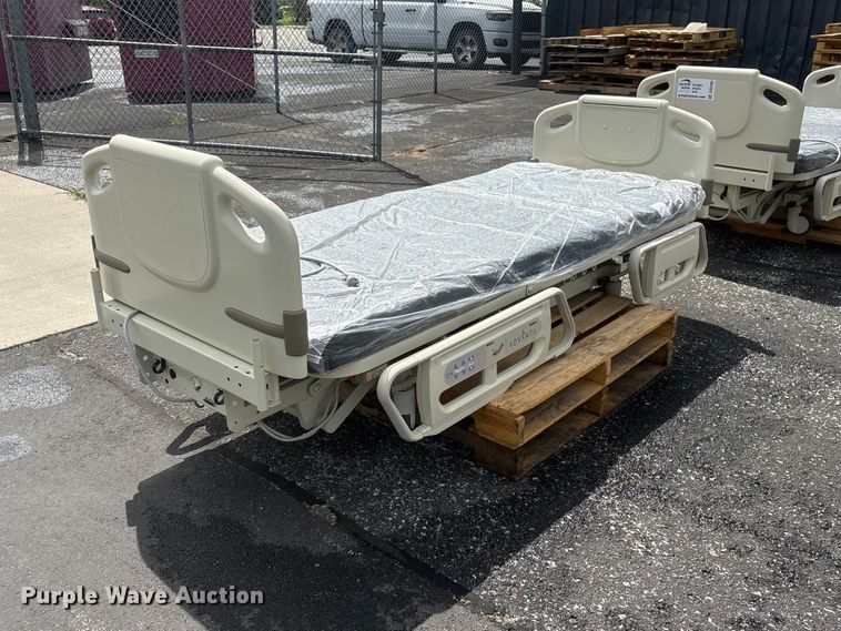 Hill-Rom Advanta P1600 hospital bed - DO5294