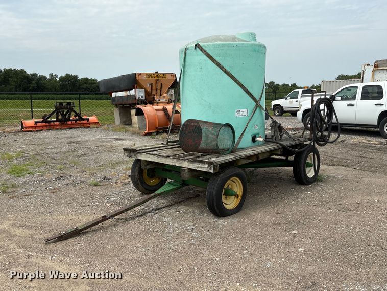 John Deere hay wagon - DO5309