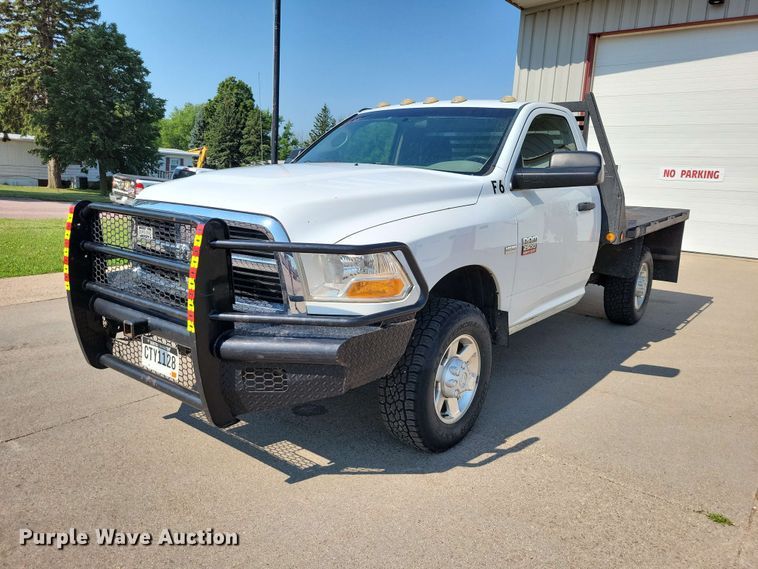2011 Dodge Ram 2500 flatbed pickup truck - EE1125