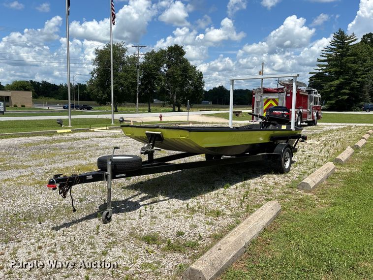 1999 Blazer boat - EO4379