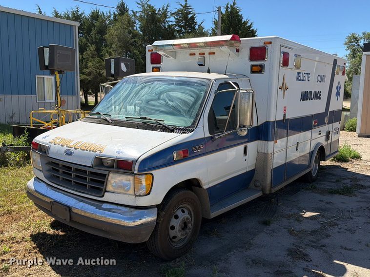 1995 Ford E350 ambulance - ER1884