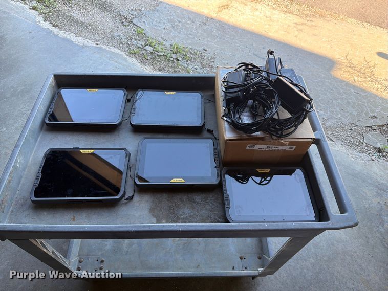 (5) Trimble T100s tablet monitors - EV2306