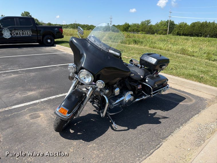 2010 Harley-Davidson FLHTP Electra Glide Police motorcycle - EV2307
