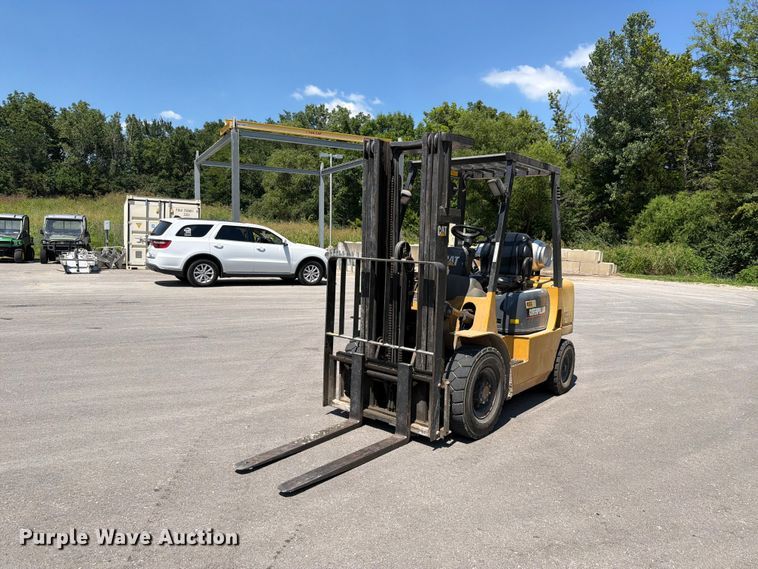 Caterpillar GP25KHP forklift - EV2320