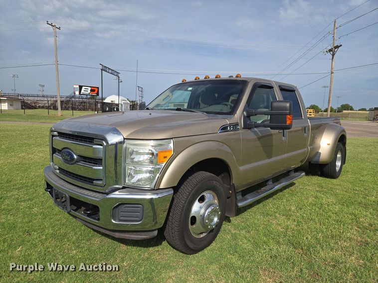 2012 Ford F350 Super Duty Crew Cab pickup truck - EW0413