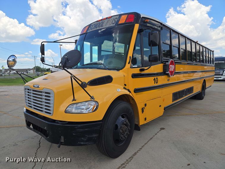 2013 Freightliner B2 school bus - EW0452