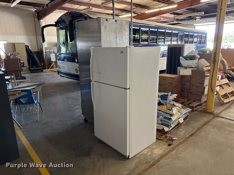 (2) refrigerators - EW4011