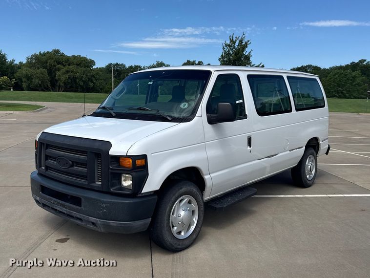 2011 Ford E350 Super Duty XL van - EW4949