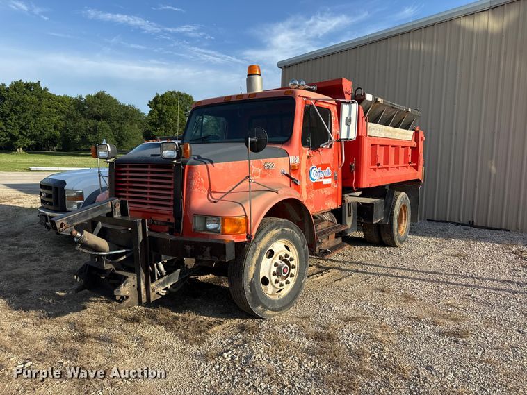 1997 International 4900 dump truck - EX2019