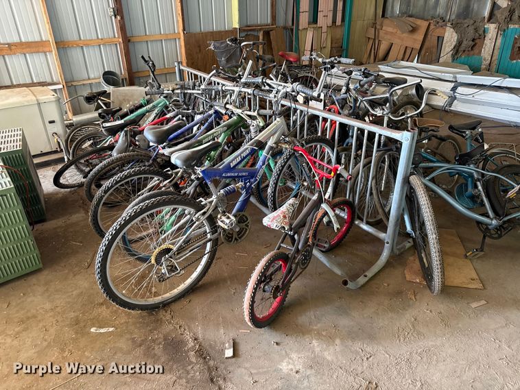 Bikes and bike racks (19) bicycles  - EX2035