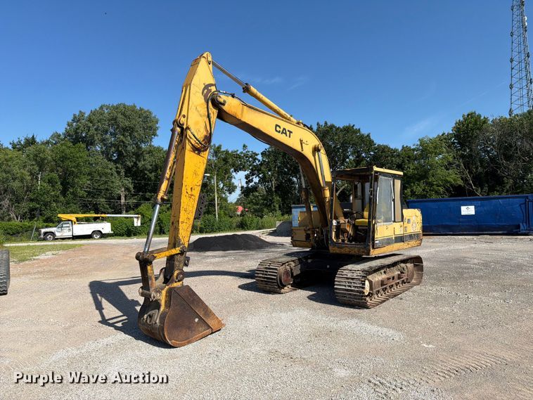 1989 Caterpillar E110B excavator - EX4017