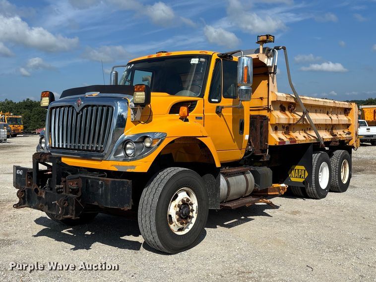 2013 International WorkStar 7500  dump truck - FC1816