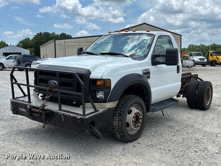 2008 Ford F550 Super Duty XL truck cab and chassis - FC1818