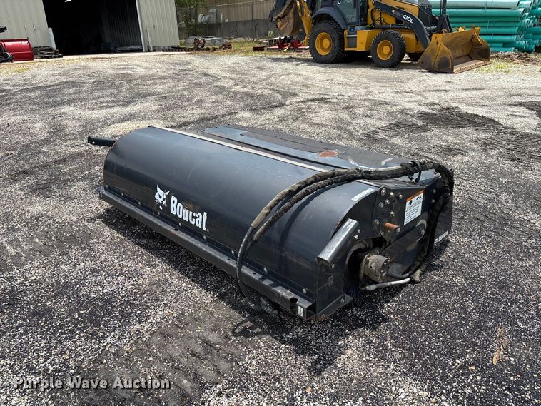 2009 Bobcat 84 Sweeper skid steer sweeper - FC1867