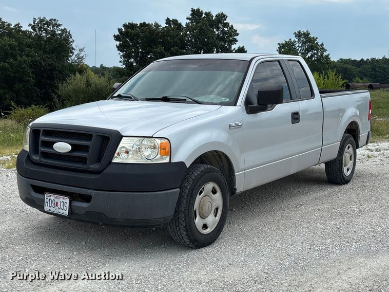 2007 Ford F150 XL Ext. Cab pickup truck - FC1916