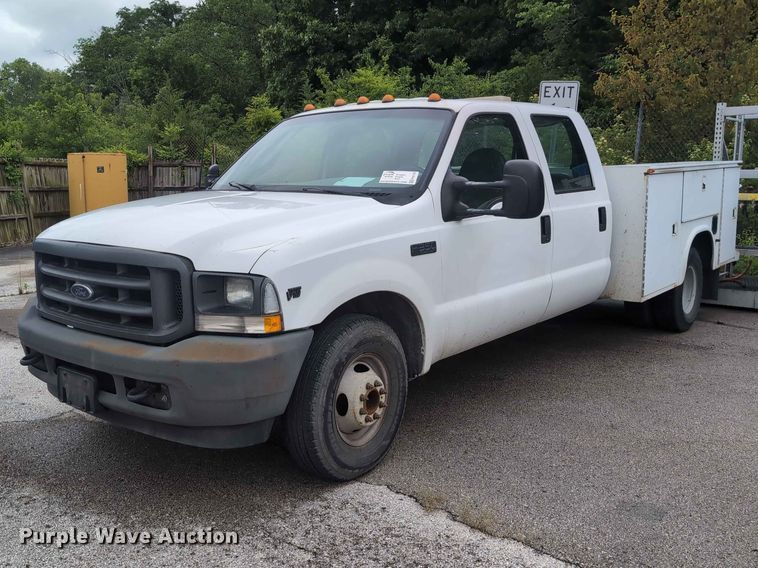 2002 Ford F350 Super Duty Crew Cab utility bed pickup truck - FH6139
