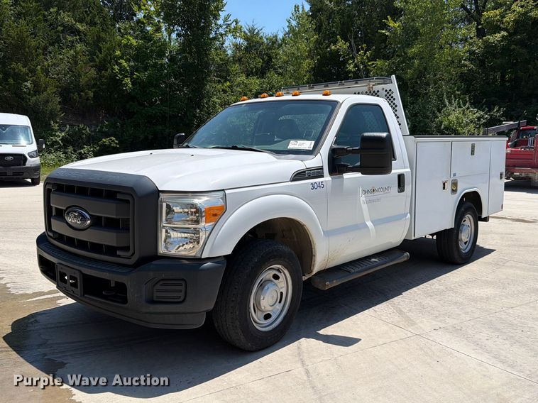 2014 Ford F350  Super Duty XL utility bed pickup truck - FH6284