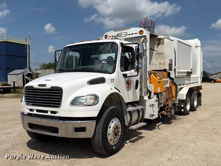 2018 Freightliner M2 refuse truck - FK4051