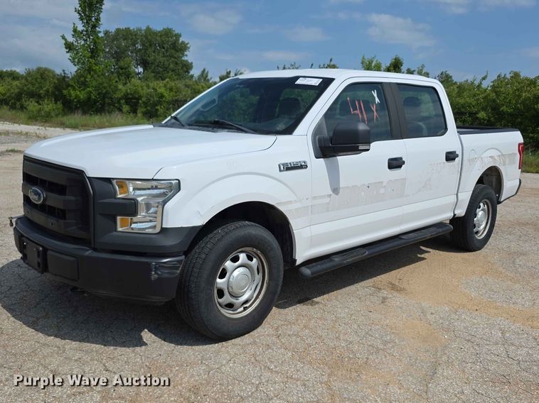 2017 Ford F150 Crew Cab pickup truck - FN5701