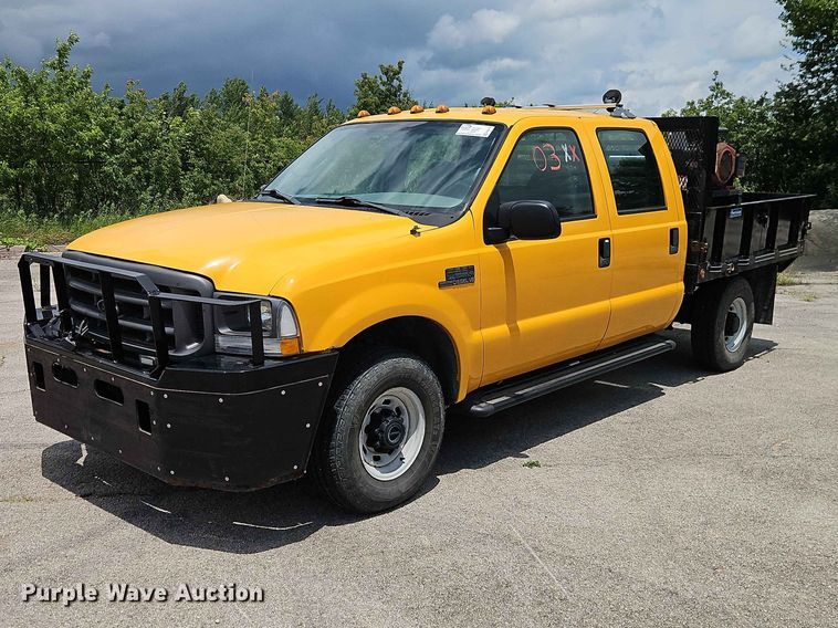 2004 Ford F250 Super Duty Crew Cab flatbed pickup truck - FN5713