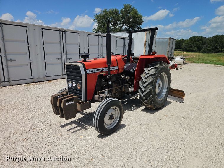 1995 Massey-Ferguson 231 tractor - EO8571