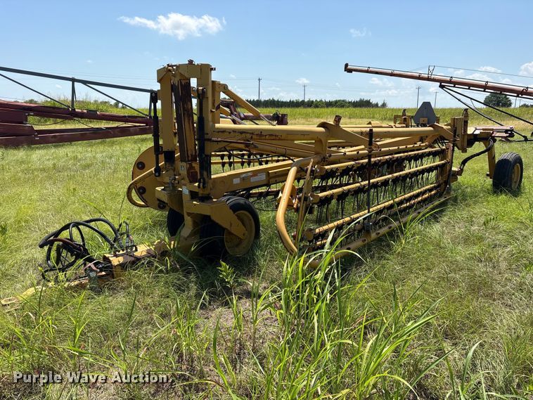2002 Vermeer R28 hay rake - ET0087