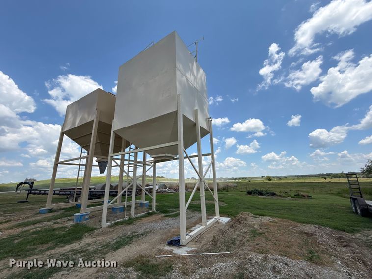 Grain bin  - EX2058