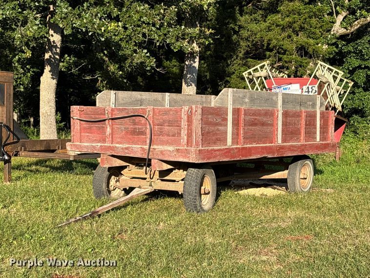 John Deere dump wagon - FC1884
