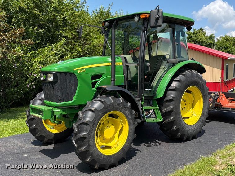 2013 John Deere 5101E MFWD tractor - FC3216