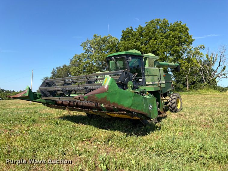 1988 John Deere 7720 combine - FK3162