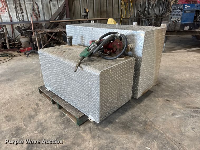 (2) fuel tanks - NA9463