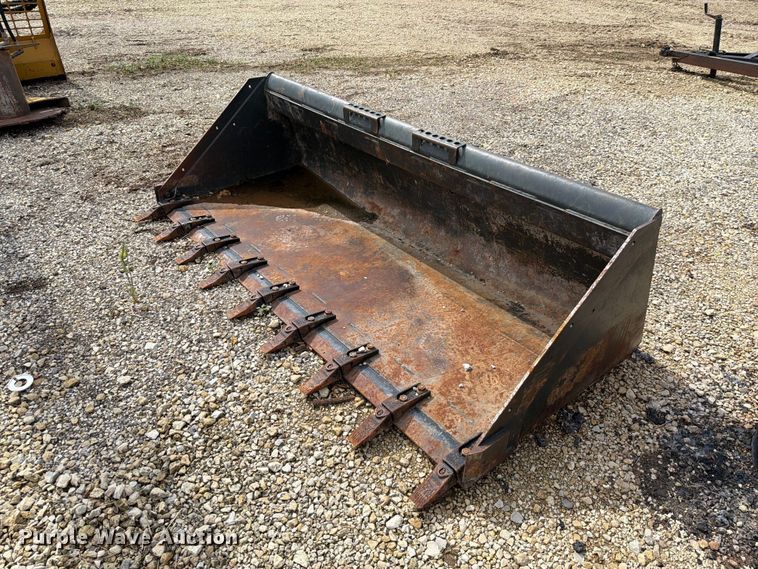 Bobcat 86 Severe Duty skid steer bucket - NA9476