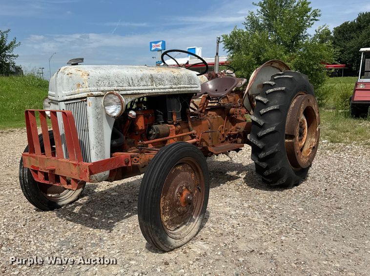 Ford 8N tractor - NJ9209