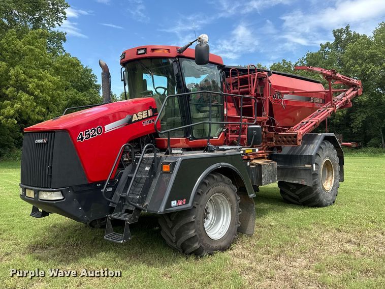 Case IH 4520 Titan spreader - NJ9215